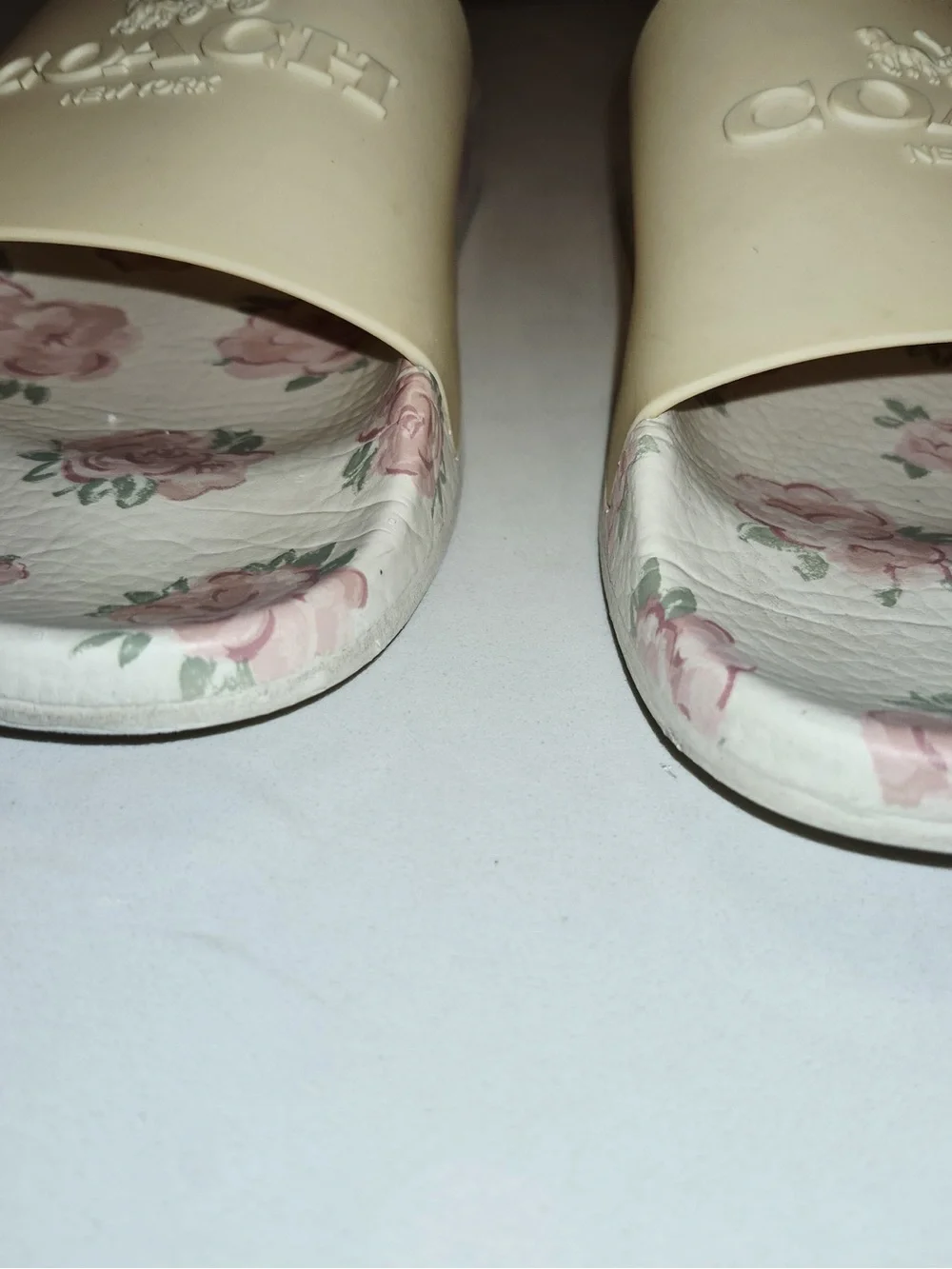 Coach Beige Strap Floral Slide Sandals with Pink Rose Print size 9